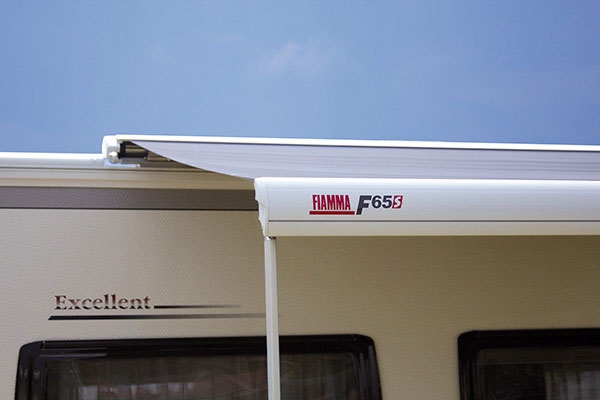 Fiamma F65S Vit Box Blå 340