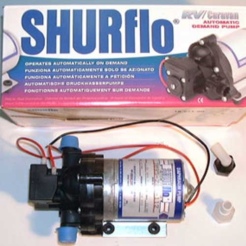 Shurflo Tryckpump 7l/min i gruppen Vatten & Sanitet / Vatten / Vattenpumpar / Tryckpumpar hos Campingvaruhuset i Norden AB (65644)