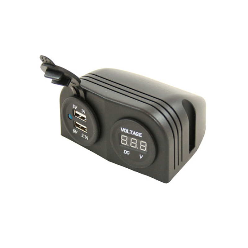 2x USB Med Voltmätare Utanpåliggande