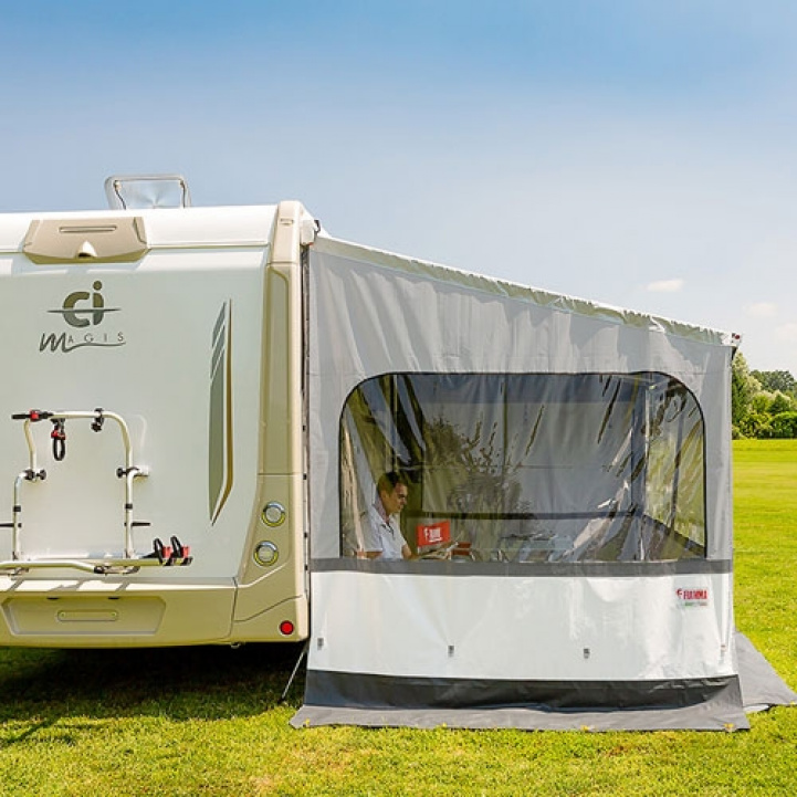 Fiamma Side W Pro (225-280 cm) i gruppen Förtält & Markiser / Markiser / Husbilsmarkiser / Fiamma Boxmarkiser / Gavlar / Fronter hos Campingvaruhuset i Norden AB (69483_02)