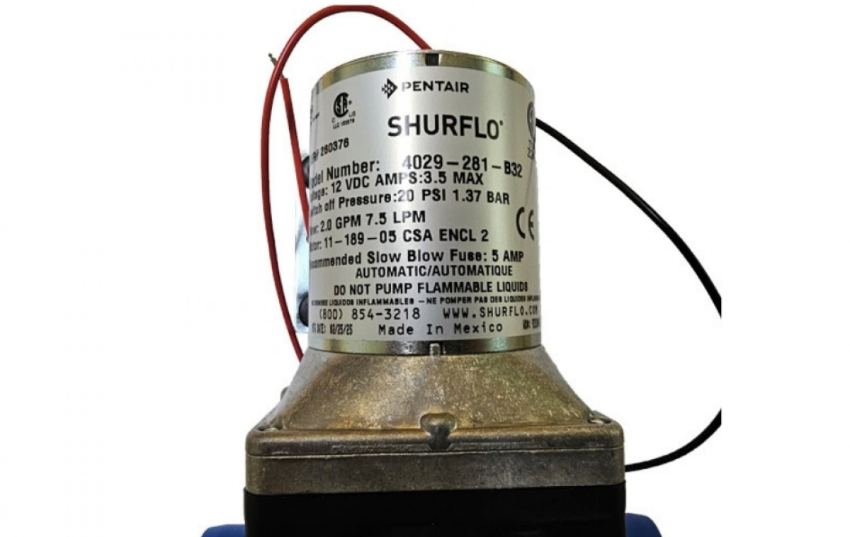 Shurflo Tryckpump 7l/min i gruppen Vatten & Sanitet / Vatten / Vattenpumpar / Tryckpumpar hos Campingvaruhuset i Norden AB (65644)