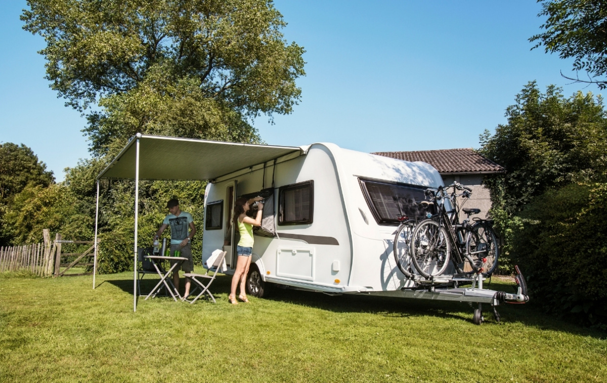 Thule Omnistor 1200 i gruppen Förtält & Markiser / Markiser / Husvagnsmarkiser / Påsmarkiser hos Campingvaruhuset i Norden AB (65907)