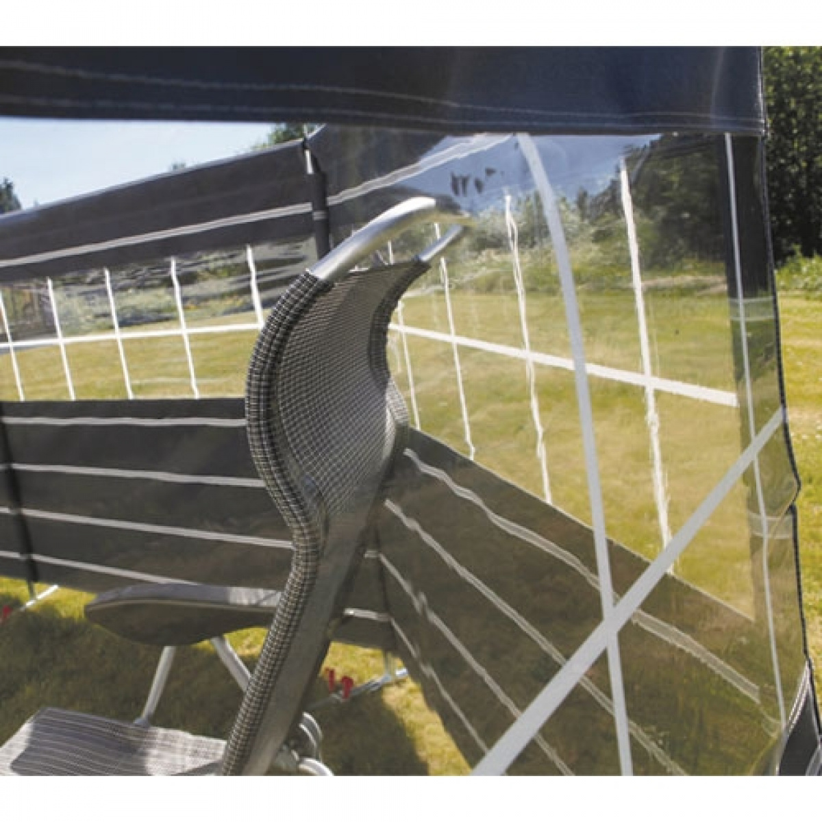 Svenska-Tält Vindskydd med fönster i gruppen Förtält & Markiser / Vindskydd hos Campingvaruhuset i Norden AB (66030)