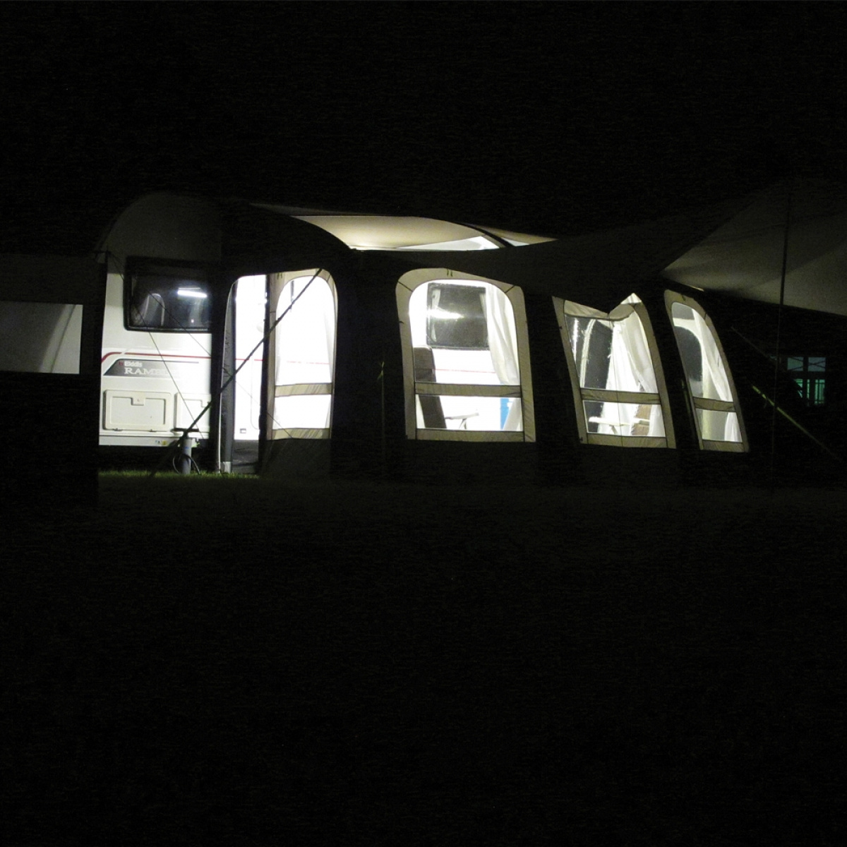 Dometic Förtältsbelysning LED SabreLink 150 Starter Kit i gruppen Förtält & Markiser / Tillbehör-Reservdelar / Tillbehör Lufttält / Kampa Dometic hos Campingvaruhuset i Norden AB (66947)