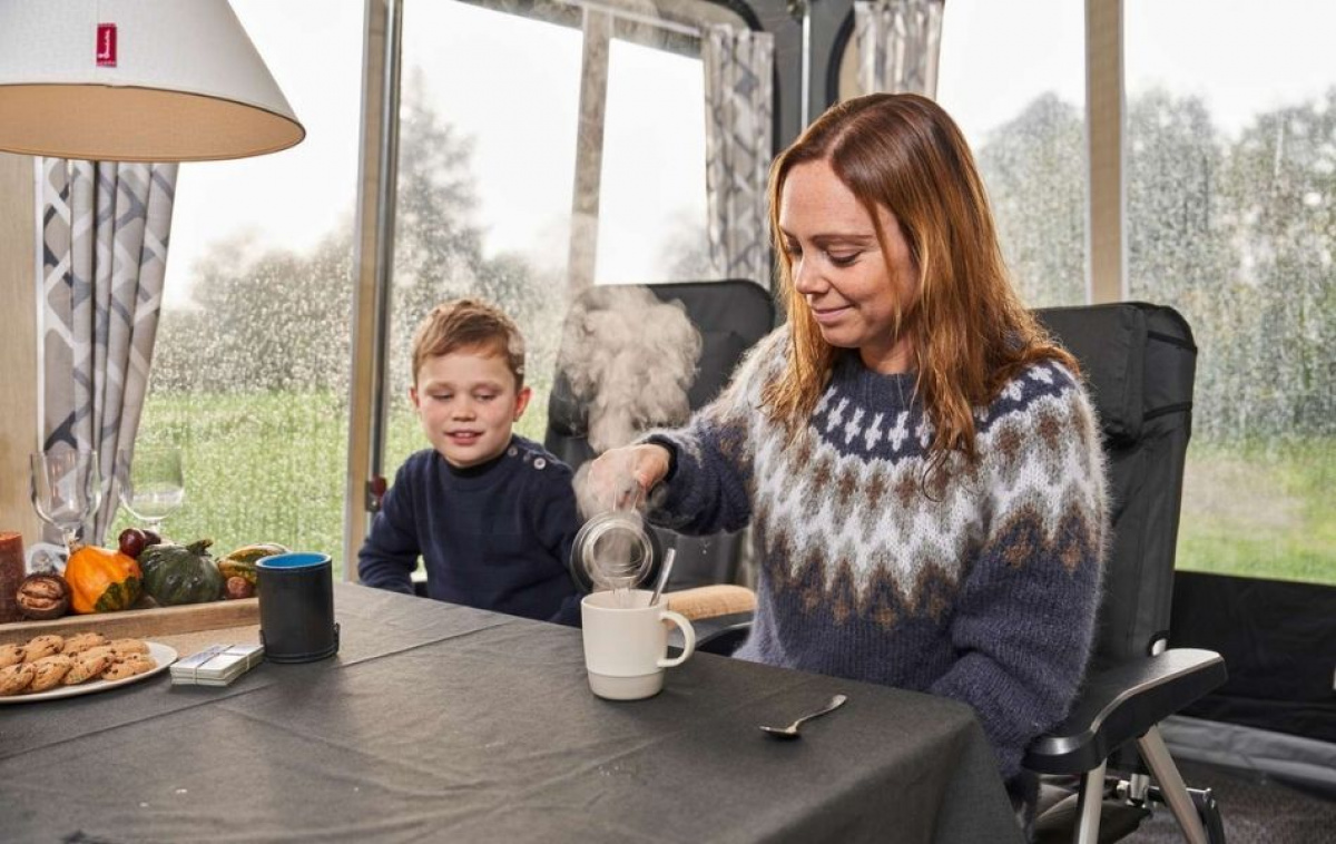 Campingstol Isabella Loke Hög Rygg Mörkgrå i gruppen Campingmöbler / Campingstolar hos Campingvaruhuset i Norden AB (67377)