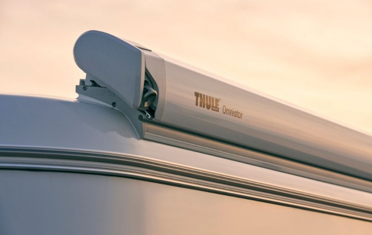 Thule Omnistor 6300 Takmonterad Vit Box i gruppen Förtält & Markiser / Markiser / Husbilsmarkiser / Thule/Omnistor / Takmonterande hos Campingvaruhuset i Norden AB (68796)