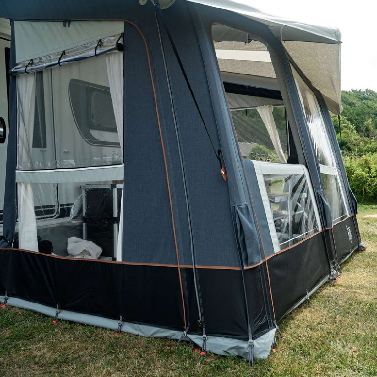 Isabella Lufttält Cirrus North W400 i gruppen Förtält & Markiser / Förtält Husvagn / Lufttält Husvagn / Isbella Lufttält Husvagn hos Campingvaruhuset i Norden AB (68969)