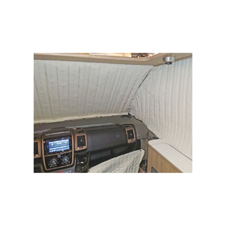 Go Camp Thermogardin För Helintegrerad Husbil i gruppen Husvagn & Husbil / Textilmattor & Överdrag / Mörkläggningsgardiner hos Campingvaruhuset i Norden AB (69129)