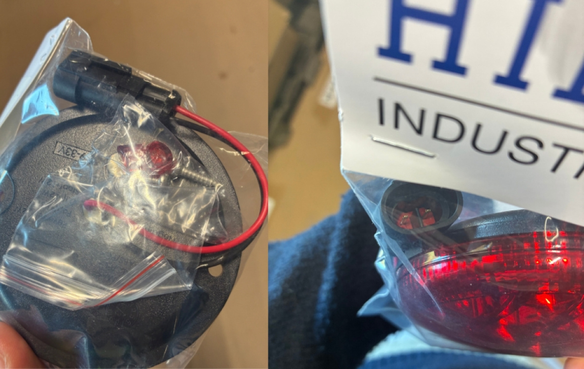 Dimbakljus 95mm 12V Röd i gruppen Husvagn & Husbil / Elektronik / Trafik & Utvändig belysning / Baklyktor hos Campingvaruhuset i Norden AB (74149)