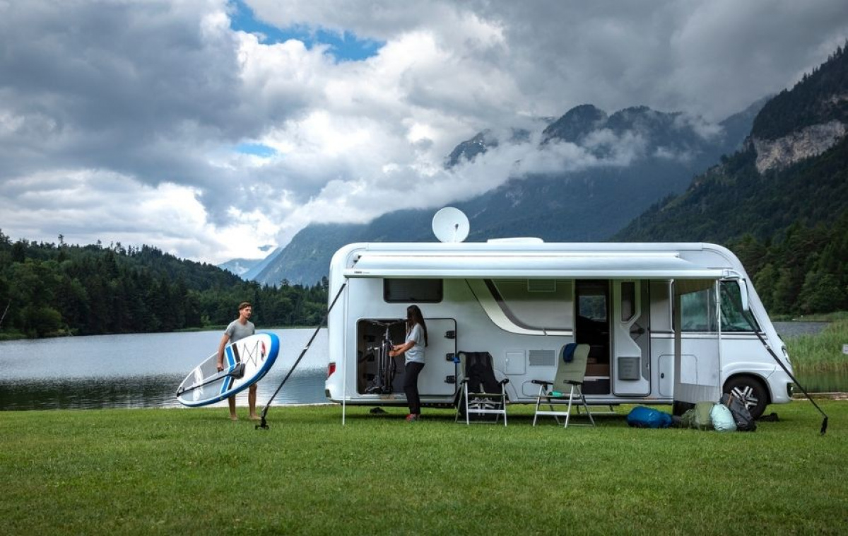 Thule Omnistore 5200 Svart Box i gruppen Förtält & Markiser / Markiser / Husbilsmarkiser / Thule/Omnistor / Väggmonterade hos Campingvaruhuset i Norden AB (76336)