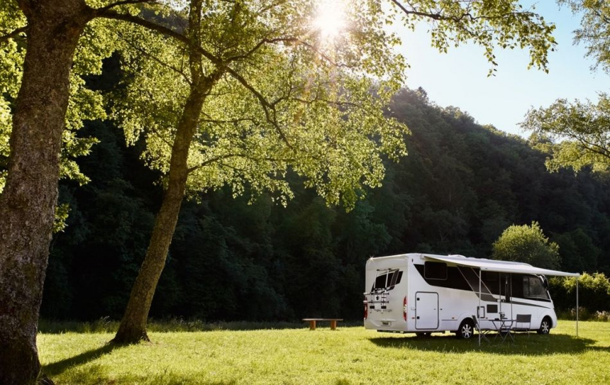 Thule Omnistore 5200 Svart Box i gruppen Förtält & Markiser / Markiser / Husbilsmarkiser / Thule/Omnistor / Väggmonterade hos Campingvaruhuset i Norden AB (76336)