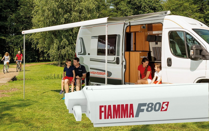 Fiamma F80S Vit Box Takmontering (Royal Blue, 425 cm) - Begagnad i gruppen Fyndhörnan / Begagnat hos Campingvaruhuset i Norden AB (79708)