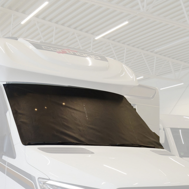 Sunout Solskydd Vindruta Standard MB 2021- i gruppen Husvagn & Husbil / Textilmattor & Överdrag / Mörkläggningsgardiner hos Campingvaruhuset i Norden AB (81538)