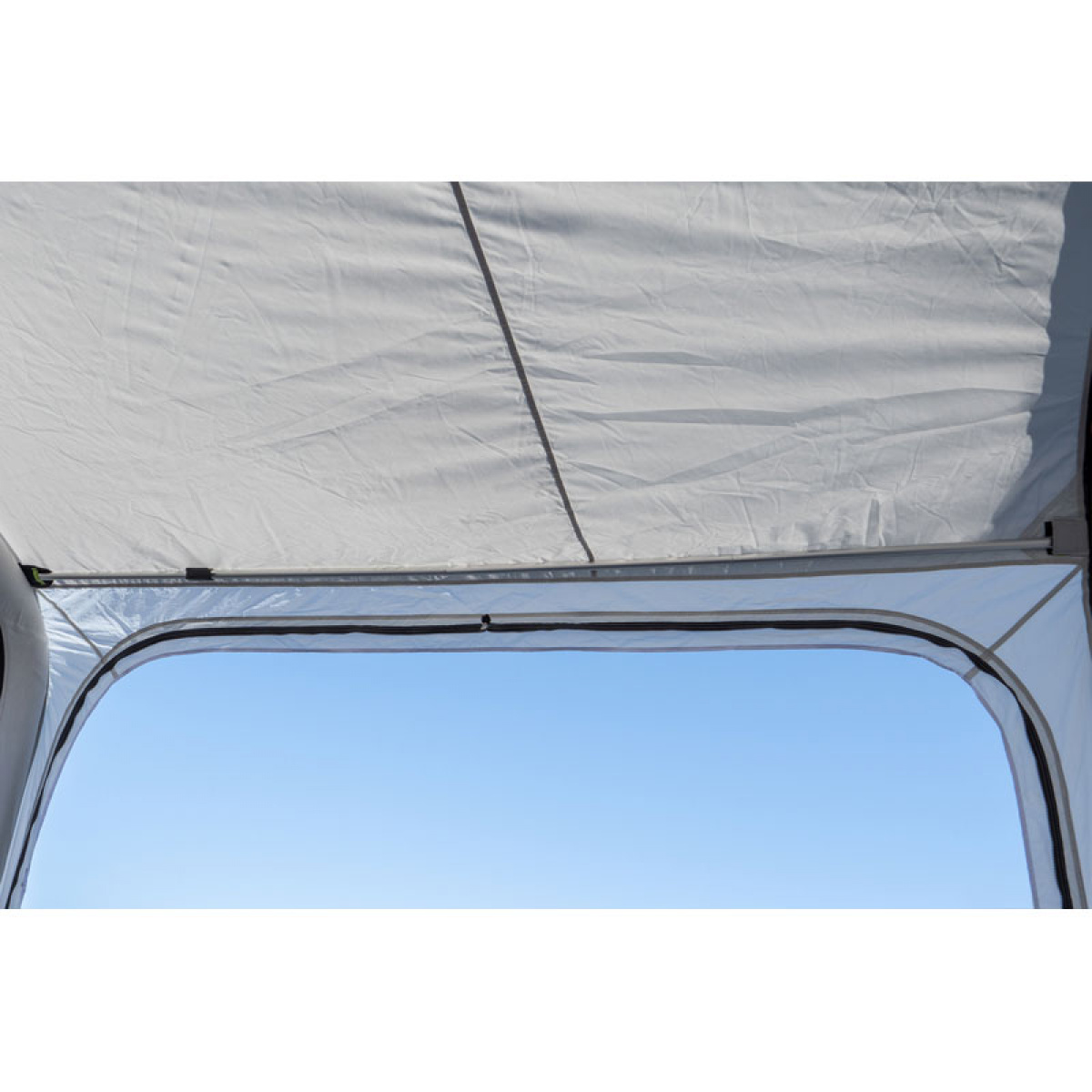 Soltak Adria Action Air 391 - Begagnad i gruppen Fyndhörnan / Begagnat hos Campingvaruhuset i Norden AB (82209)