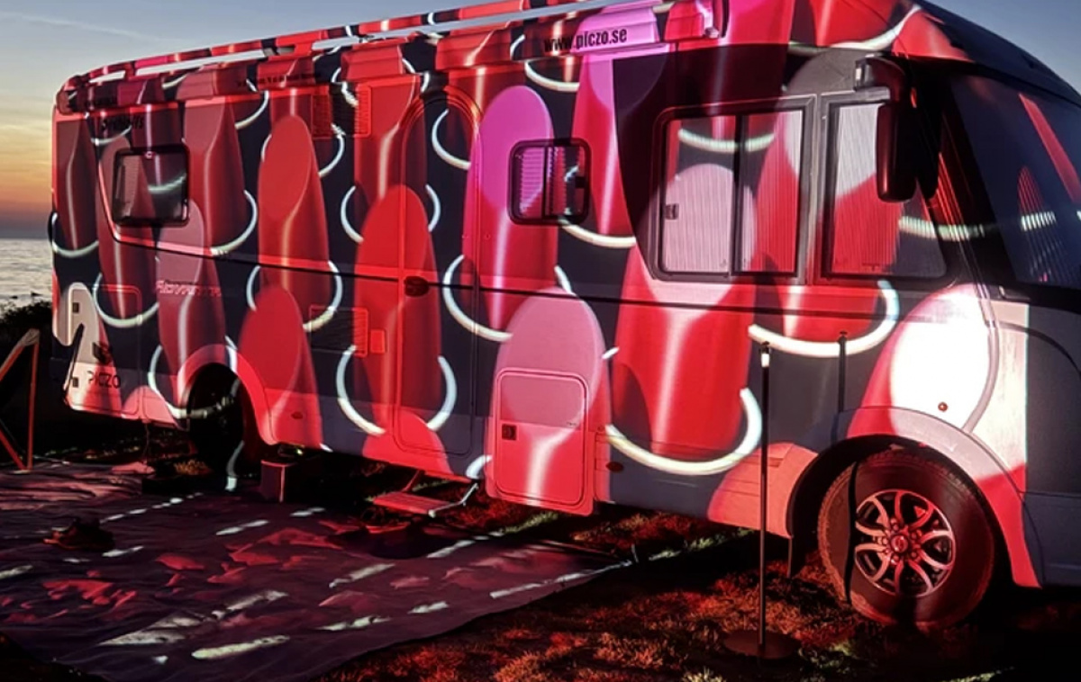 Piczo Projektor NOVA Ultra i gruppen Husvagn & Husbil / Elektronik / Tv, Bild & Ljud / Projektorer hos Campingvaruhuset i Norden AB (82300)
