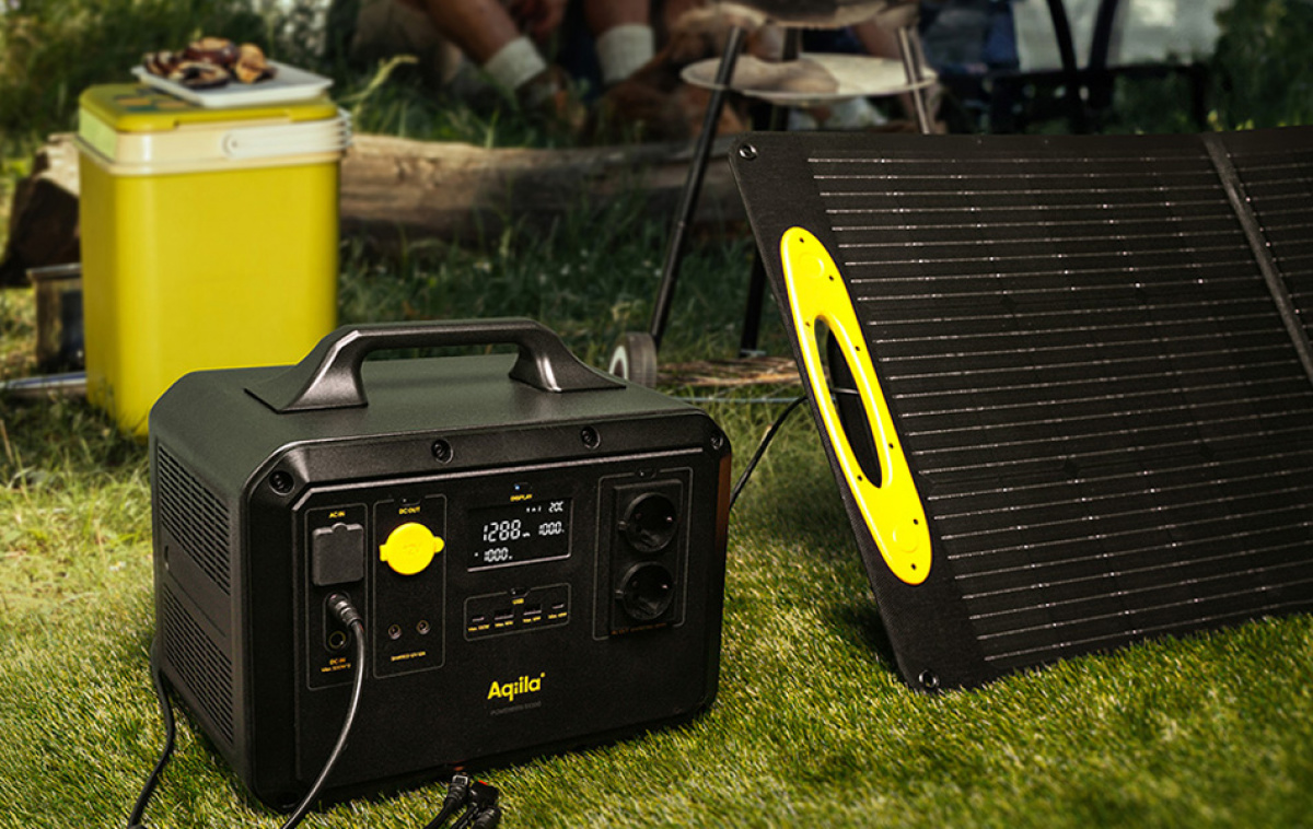 Aqiila 200W Solar Panel Portabel i gruppen Husvagn & Husbil / Elektronik / Solpaneler hos Campingvaruhuset i Norden AB (82316)