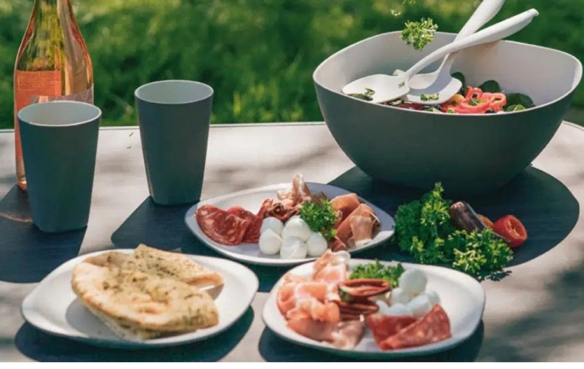 Outwell Servis 16-delar Gala Shadow Green i gruppen Hushåll & Kök / Servering / Serviser hos Campingvaruhuset i Norden AB (83145)