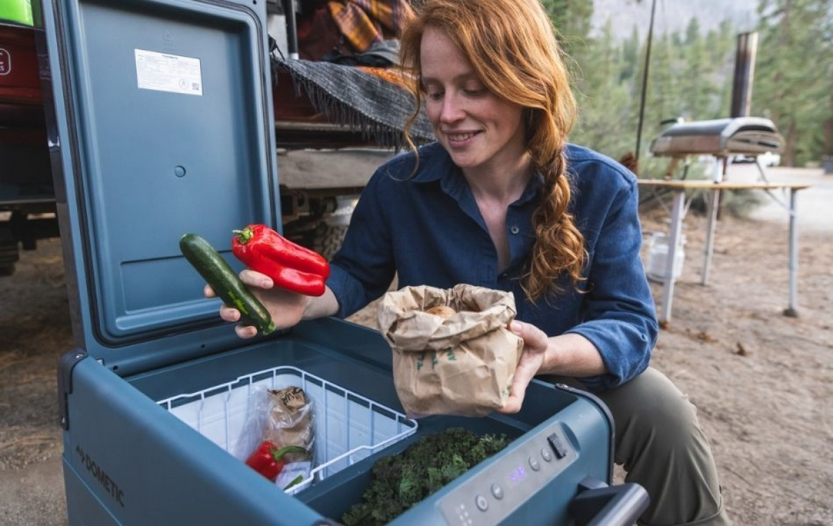 Dometic Kompressorkylbox CFX2 37L i gruppen Husvagn & Husbil / Värme, Kyla & Ventilation / Kylskåp & Kylboxar / Kylboxar hos Campingvaruhuset i Norden AB (83787)