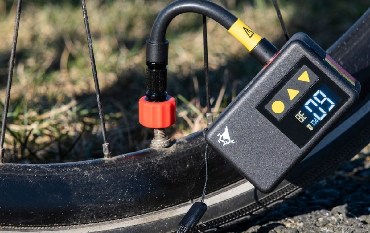 Aqiila Airbird P1 Luftpump Svart i gruppen Outdoor / Cyklar / Cyklar hos Campingvaruhuset i Norden AB (83993)