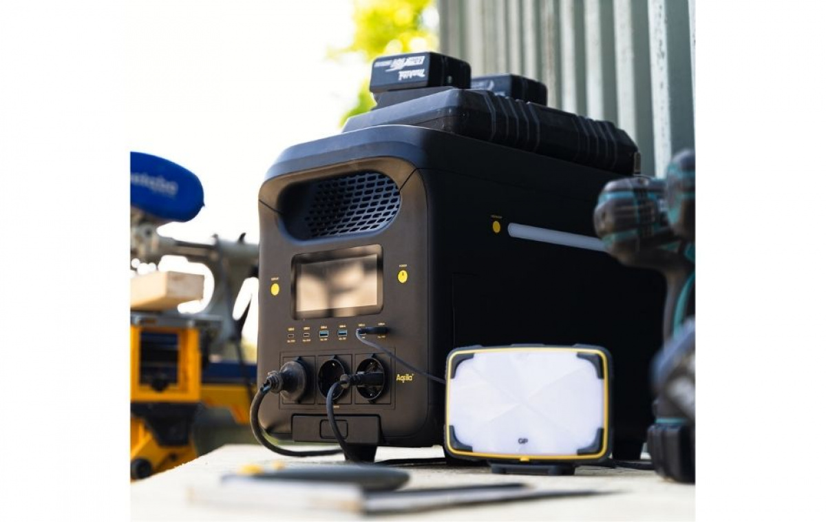 Aqiila Powerbird Powerstation S3000V2 i gruppen Husvagn & Husbil / Elektronik / Elcentraler & Elverk / Elverk hos Campingvaruhuset i Norden AB (83996)