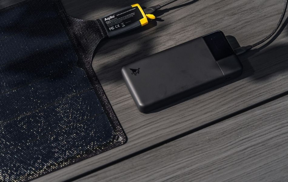 Aqiila Sunbird Portabel Solpanel P40 i gruppen Husvagn & Husbil / Elektronik / Solpaneler hos Campingvaruhuset i Norden AB (84009)