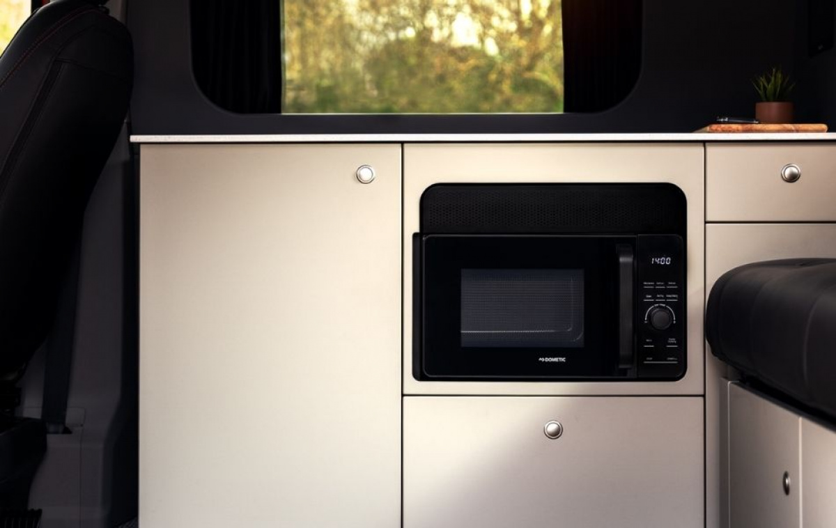 Dometic Kombiugn 3-i-1 MWAO 240 i gruppen Hushåll & Kök / Hoar, Hällar & Ugnar / Ugnar hos Campingvaruhuset i Norden AB (84866)
